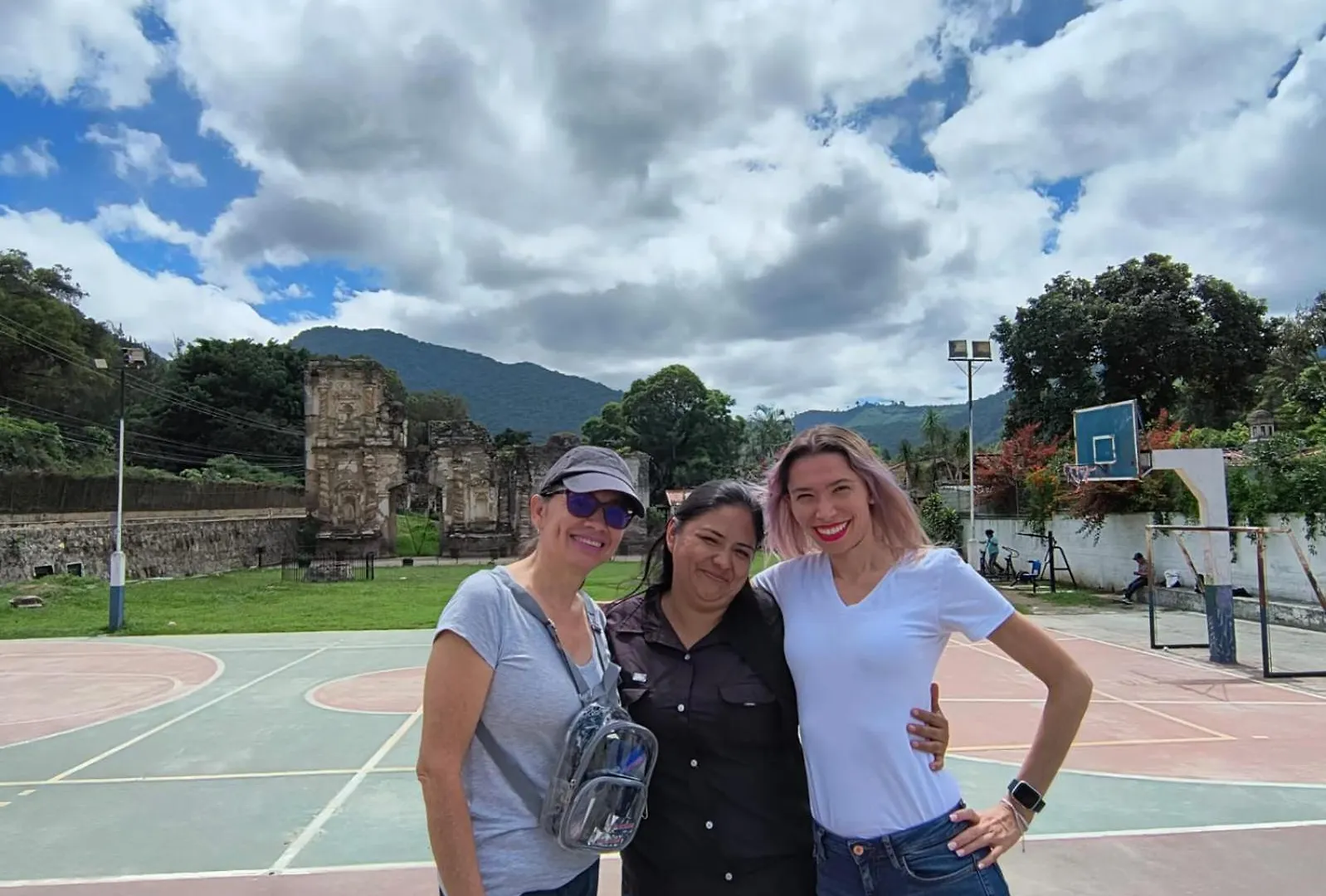 Hotel Rholyn Pura Vida!! Antigua Guatemala